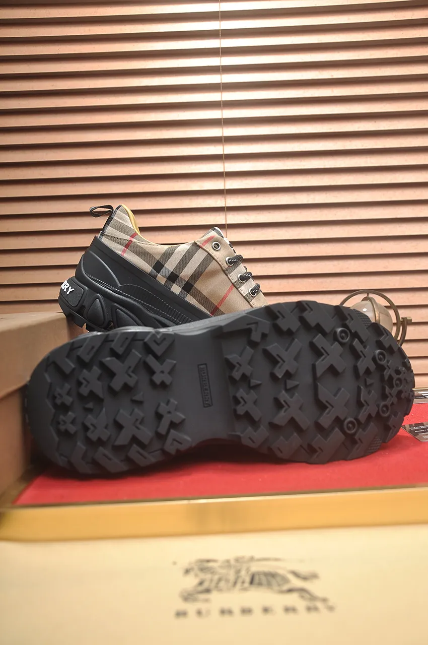 Men's shoes 💰640💶[Burberry] (cowhide lining) classic low-top sneakers｜Imported cowhide with classic plaid fabric｜Cow leather lining｜Original outsole｜Fine workmanship and comfortable to wear Size: 38-44 (customized at 45)